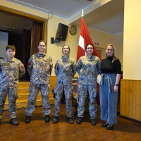 4